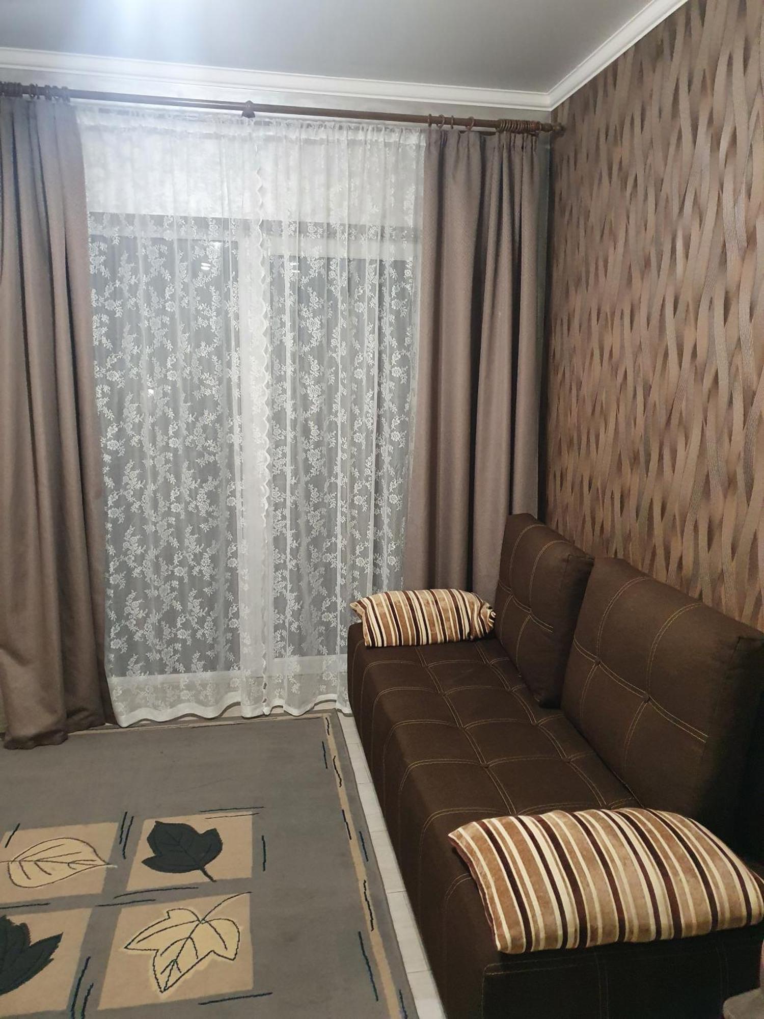 Lutsk, Double-Room Apartments Buitenkant foto